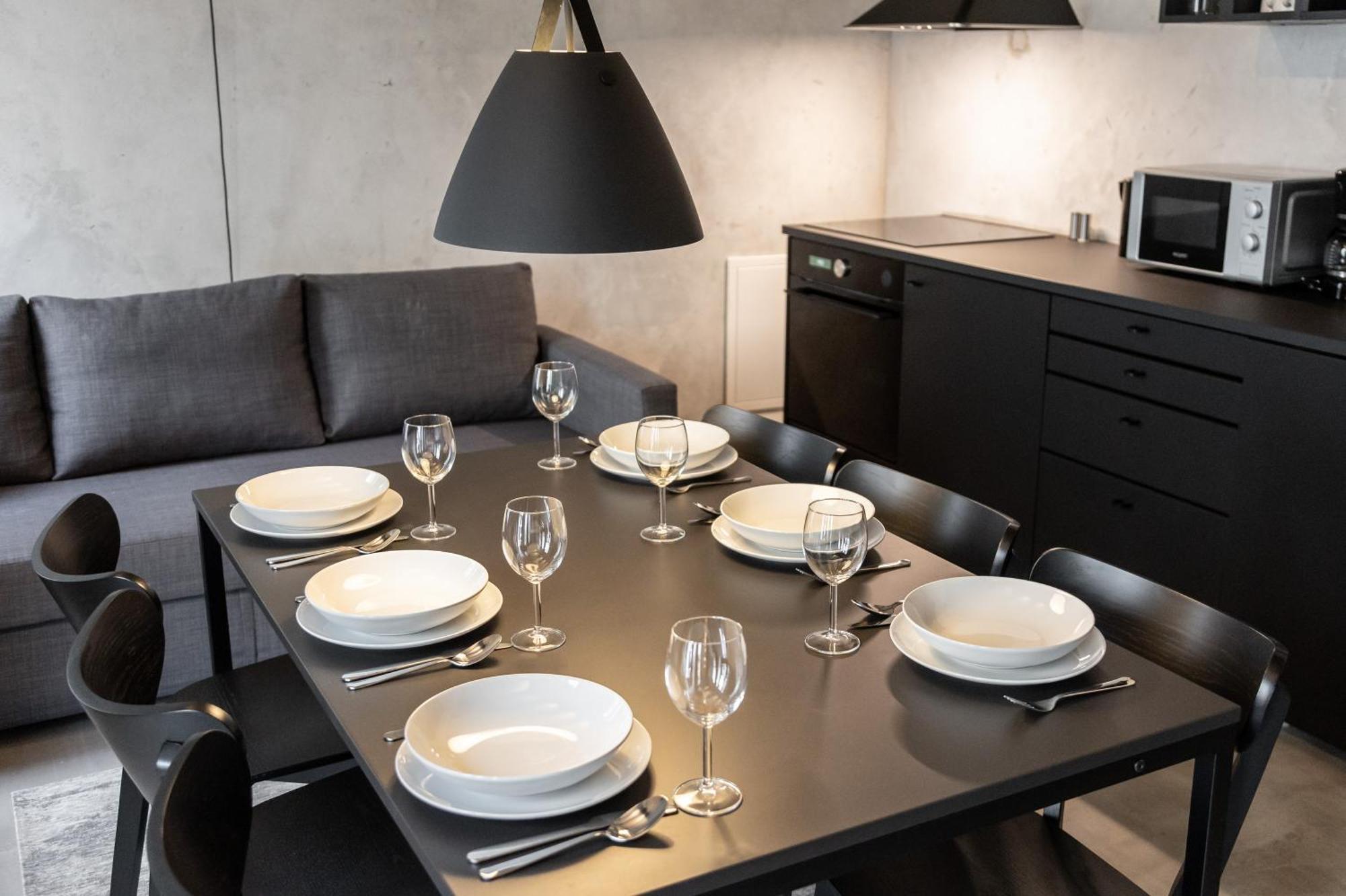 Coolest In Berlin, Easy Check-in, Close To Center, Black & White Maisonette #6 Lejlighed *