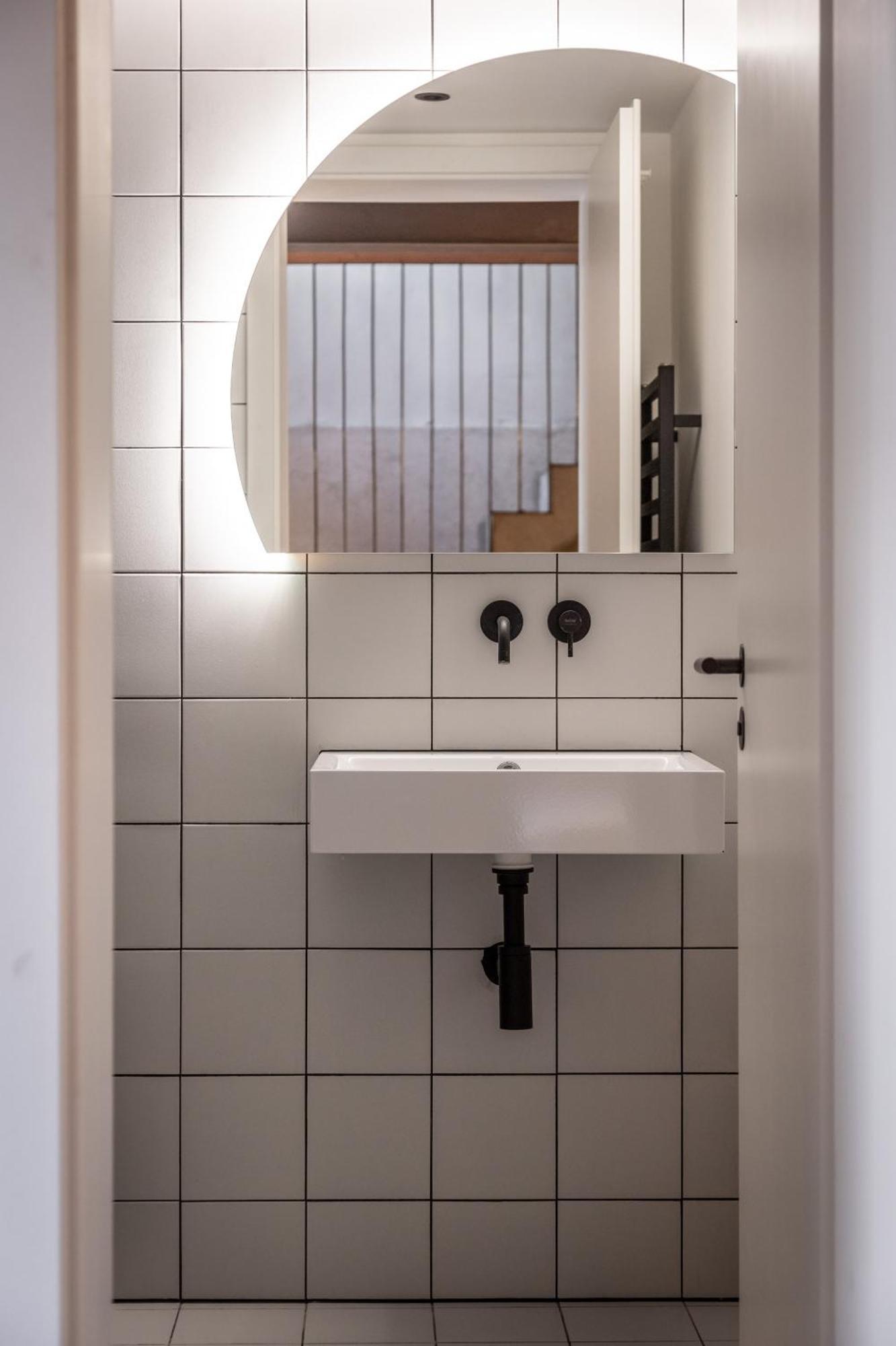 Lejlighed Coolest In Berlin, Easy Check-in, Close To Center, Black & White Maisonette #6