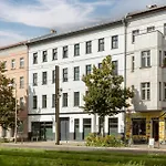 Black White 41sqm 2room maisonette apt near center