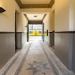 Black White 41sqm 2room maisonette apt near center