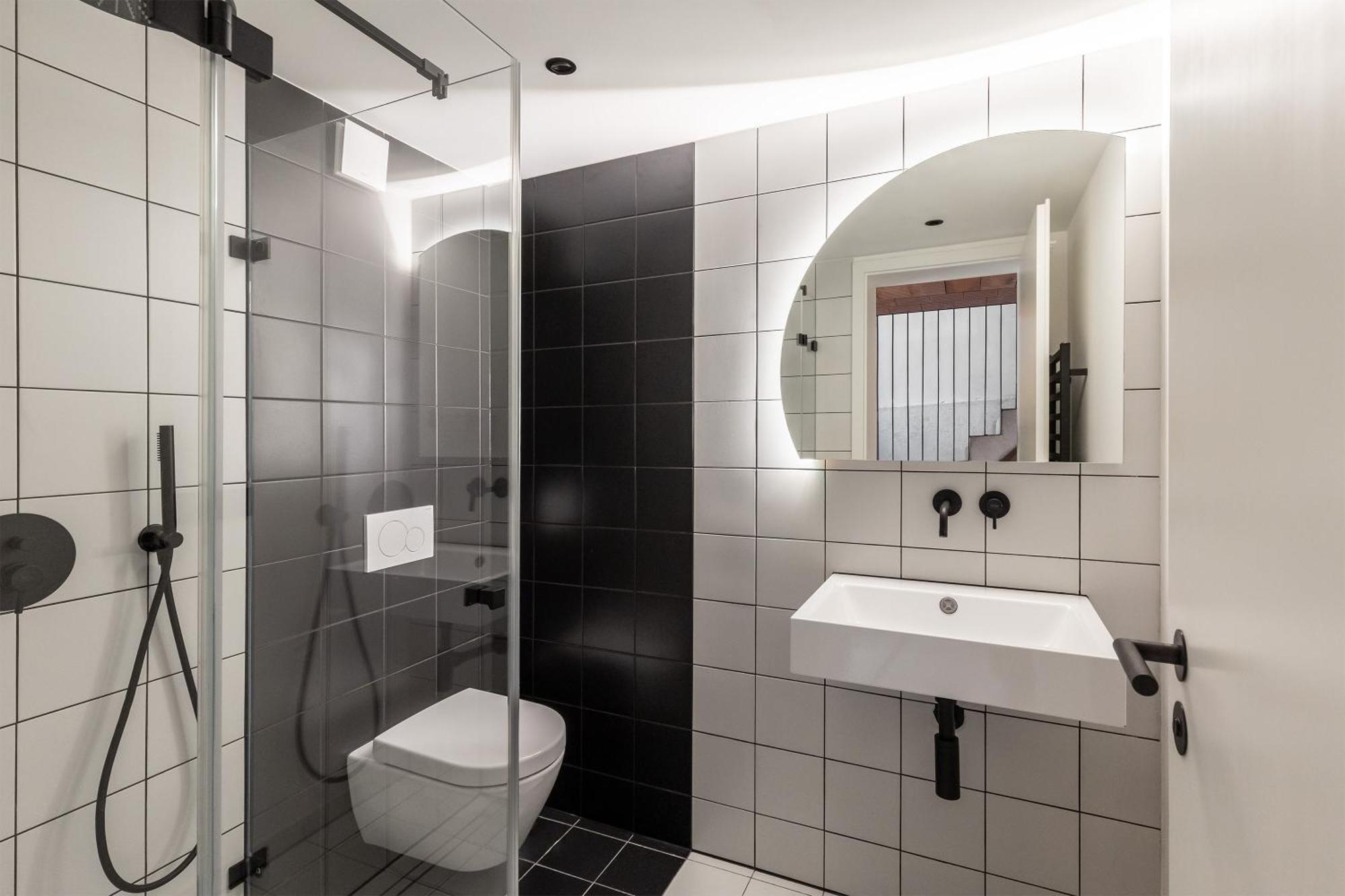 Black White 41sqm 2room Maisonette Near Center * Berlin